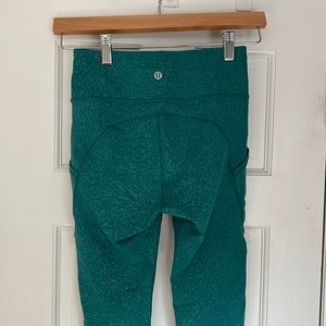 Lululemon teal colored leggings